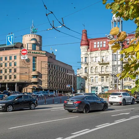 Апартаменти Luxury Across Arena Complex Київ